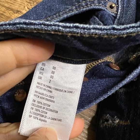 American Eagle Button-Fly Denim Mini Skirt – Size 00
New without tag ✨ - Picture 4 of 4